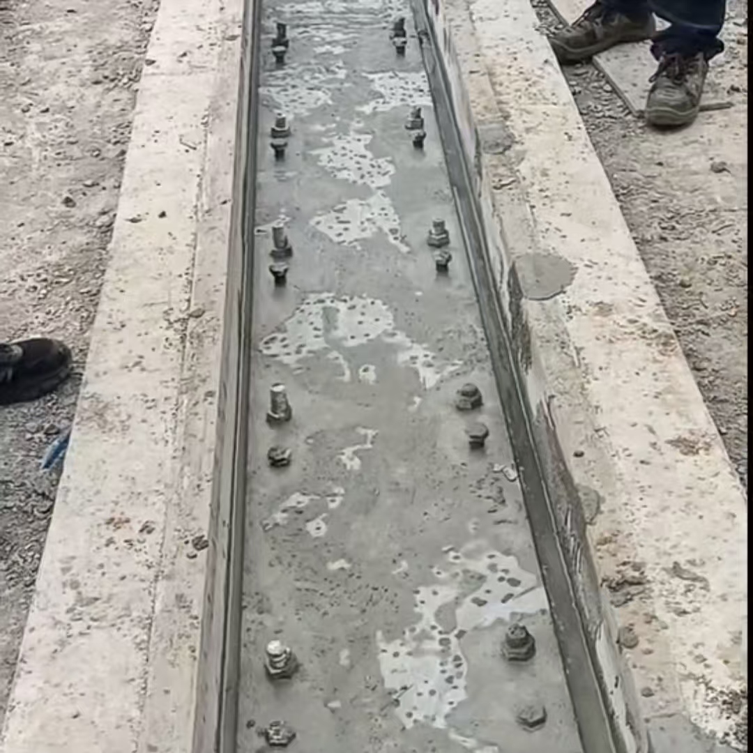 赫山港口码头起重机龙门吊重型机械设备稳固用早强快凝轨道胶泥